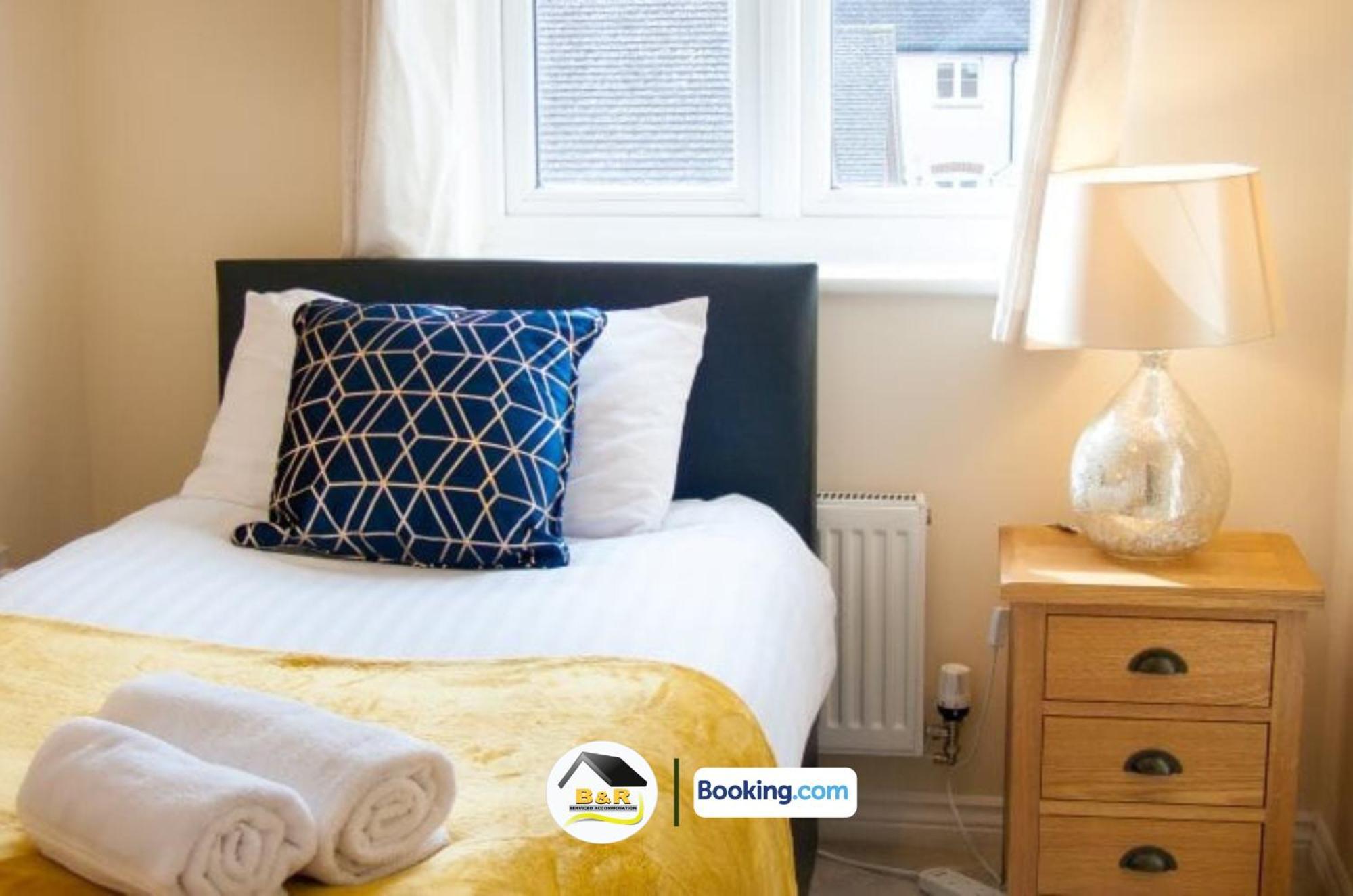 3 Bedroom House By B And R Serviced Accommodation Amesbury With Super Fast Wi-Fi 145Mbps Buitenkant foto
