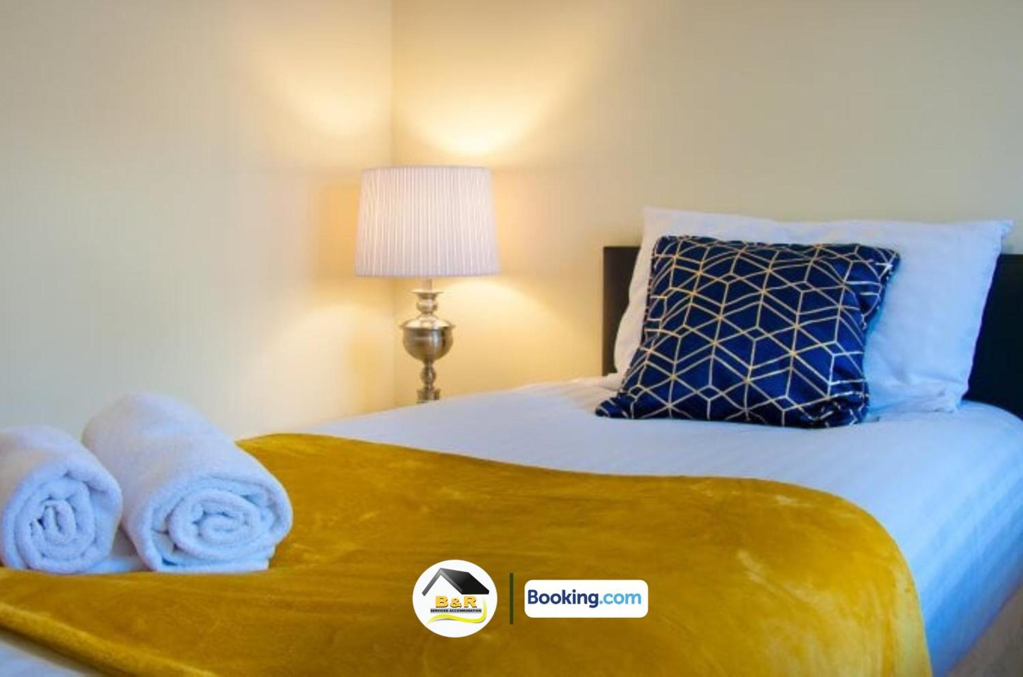 3 Bedroom House By B And R Serviced Accommodation Amesbury With Super Fast Wi-Fi 145Mbps Buitenkant foto