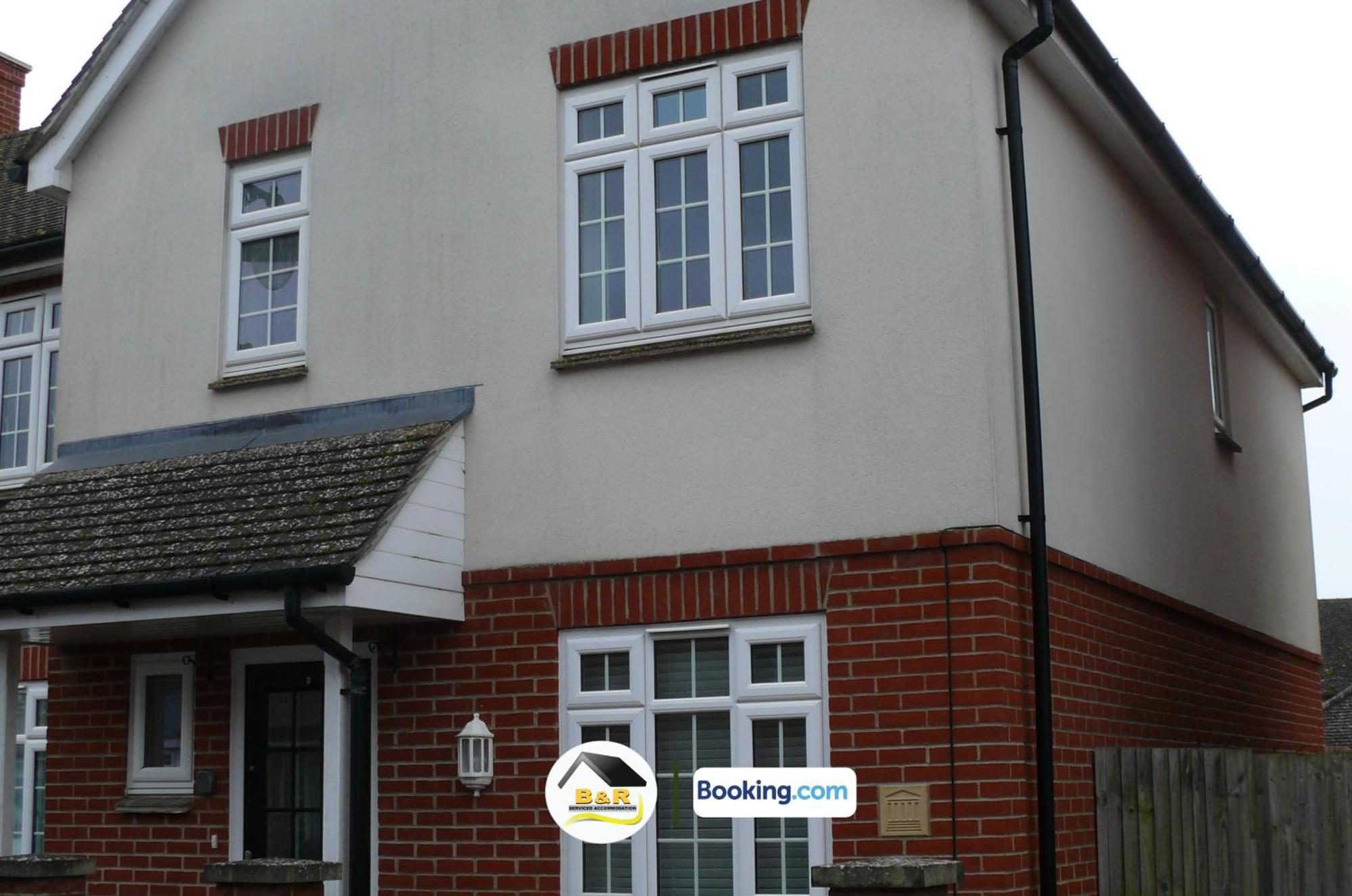 3 Bedroom House By B And R Serviced Accommodation Amesbury With Super Fast Wi-Fi 145Mbps Buitenkant foto
