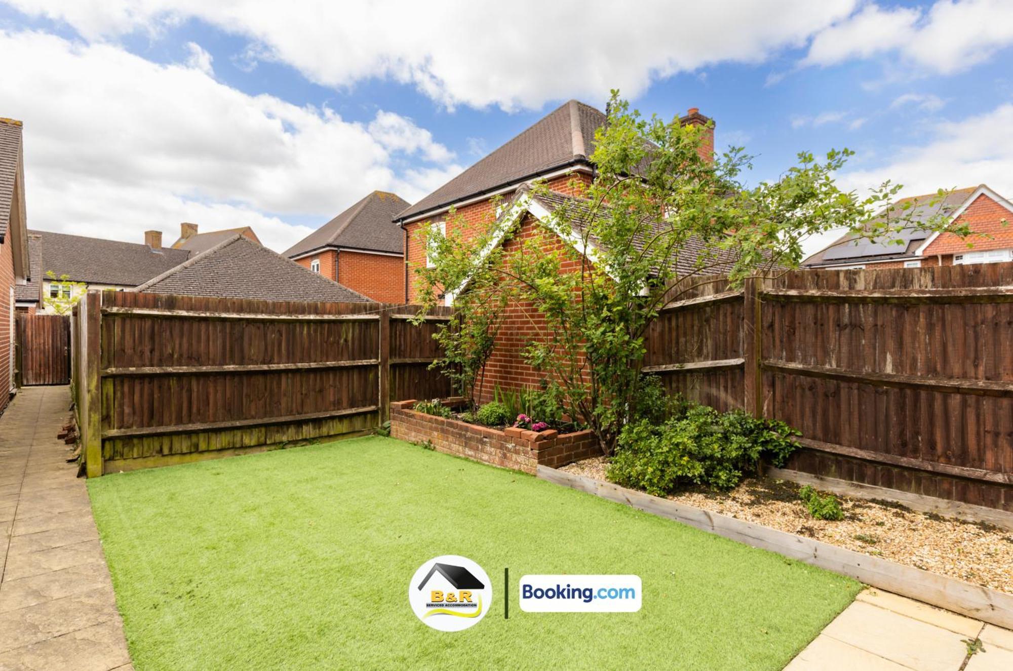 3 Bedroom House By B And R Serviced Accommodation Amesbury With Super Fast Wi-Fi 145Mbps Buitenkant foto