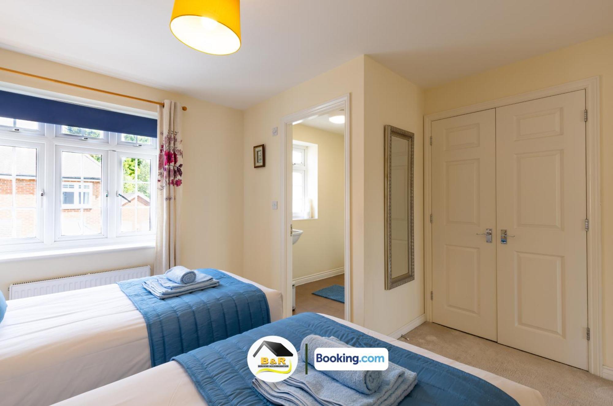 3 Bedroom House By B And R Serviced Accommodation Amesbury With Super Fast Wi-Fi 145Mbps Buitenkant foto